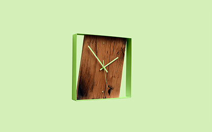 绿色原木时钟